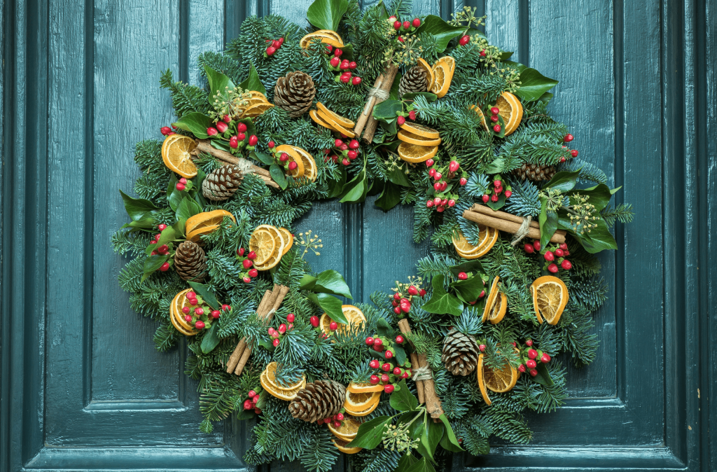 tllon_sauce_christmas_wreath_2025